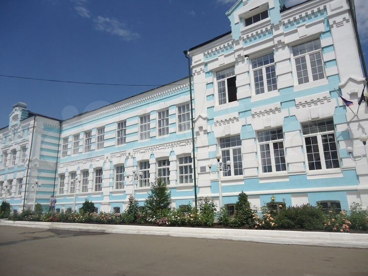 Здание, 6500 м²