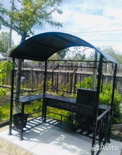 Мангал с печью под казан и крышей