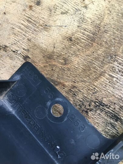 Дефлектор радиатора Mazda CX 7