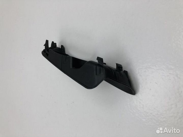 Рамка противотуманной фары правой Toyota Camry V40