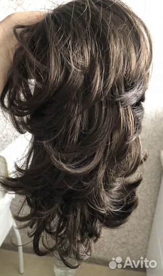 Шиньоны на заколке, парик (все новое)