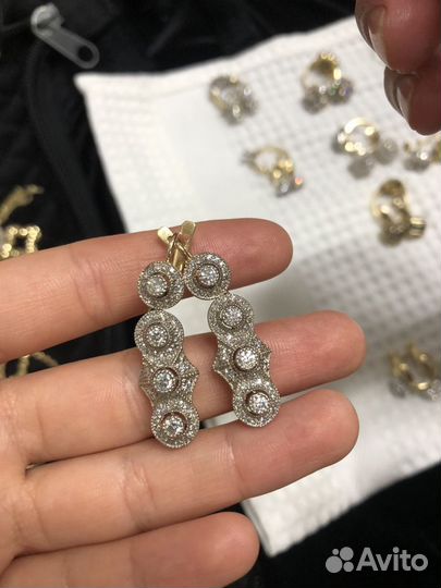 Золотые серьги с бриллиантами