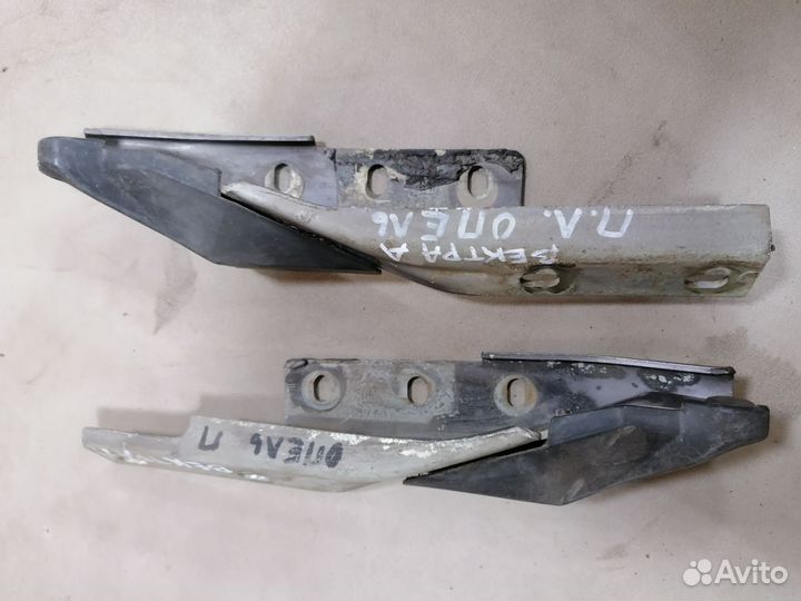 Петля капота для Opel Vectra A 1988-1995