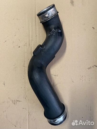 Патрубок интеркулера правый Mercedes c class