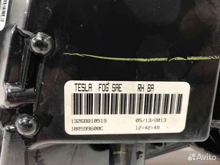 Фара противотуманная правая Tesla Model S 2015