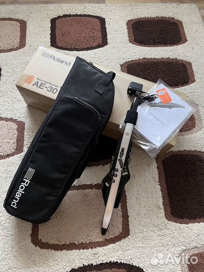 Электронный саксофон Roland Aerophone AE-30 Pro