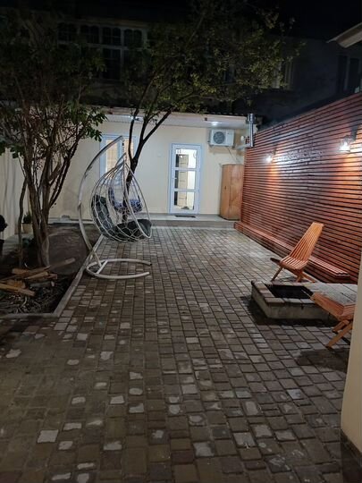 6-к. квартира, 140 м², 2/2 эт.