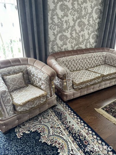 Диваны и холлы