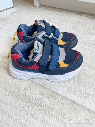 Кроссовки 26 р