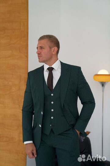 Костюм классический мужской в полоску