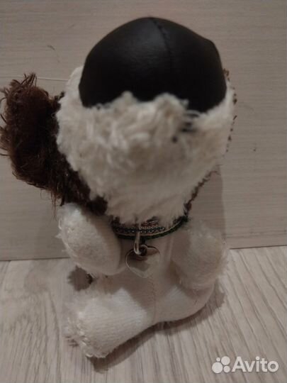 Собака плюшевая с ошейником