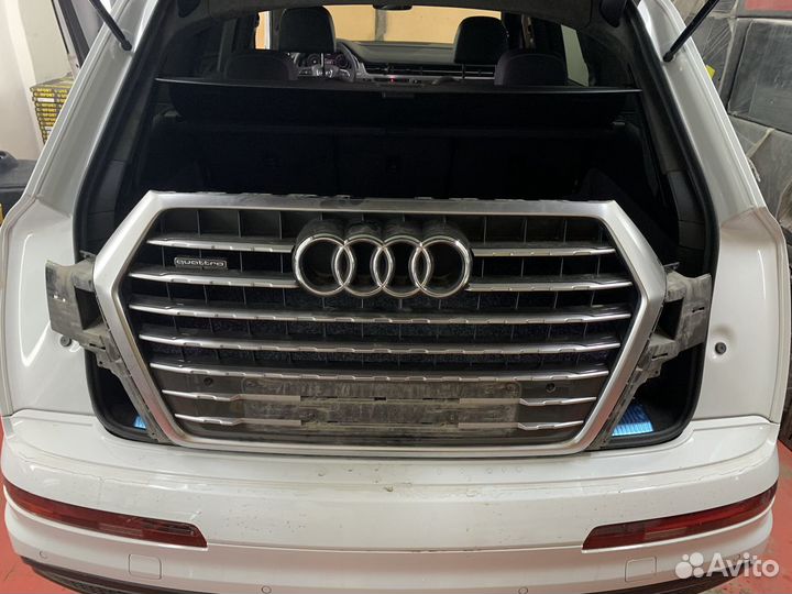 Решетка радиатора Audi Q7 4m