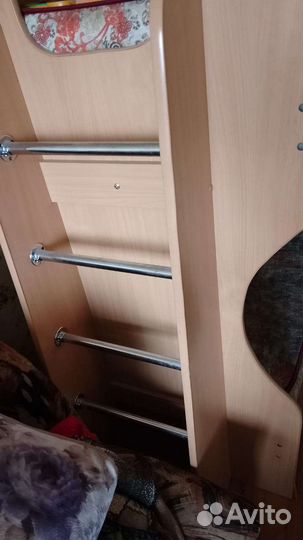 Кровать двухьярусная