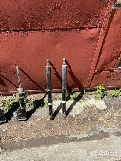 Продам стойки б/у Honda Civic 4d