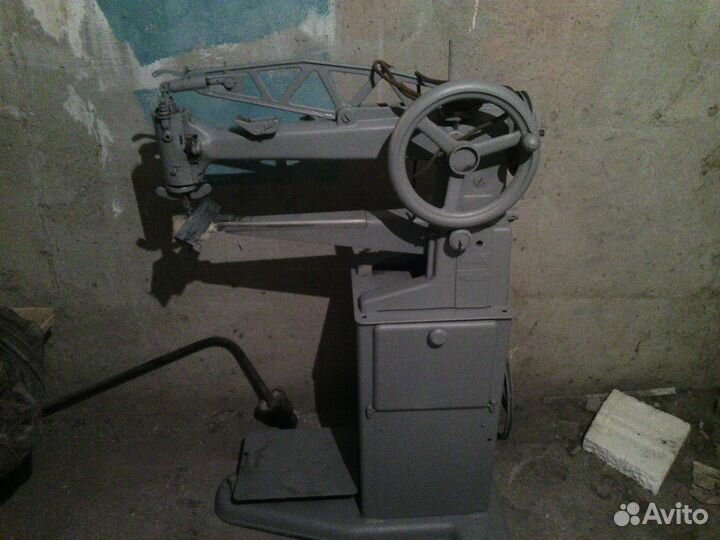 Швейная машина Минерва для ремонта обуви