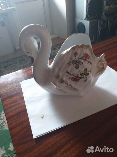 Статуэтка фарфоровая лебедь, СССР, новый