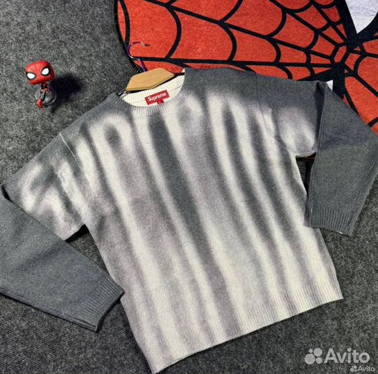 Свитер Supreme blurred logo