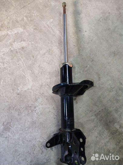 Задняя стойка от мазды premacy