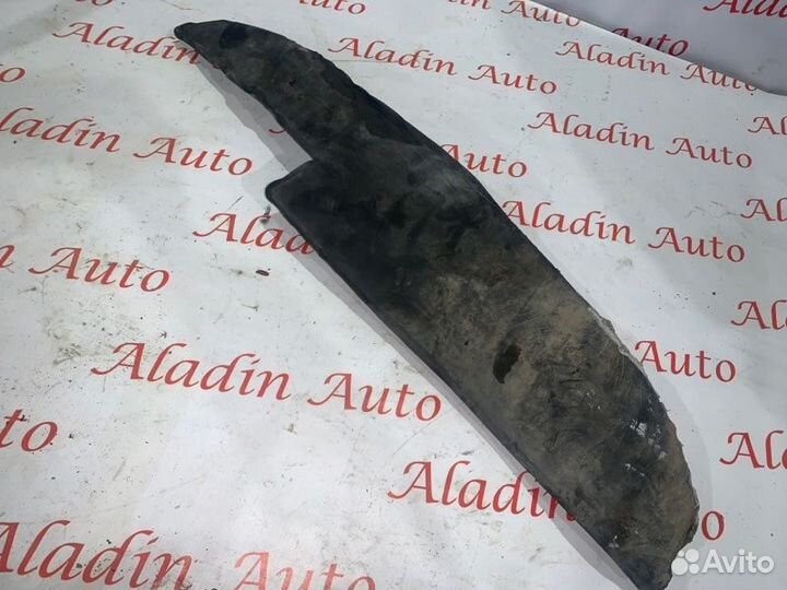Уплотнитель крыла передний левый Ford Focus 3 1.6
