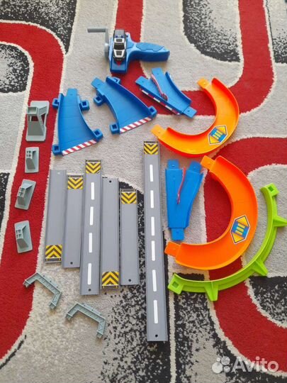 Трек с машинкой Maisto Tech