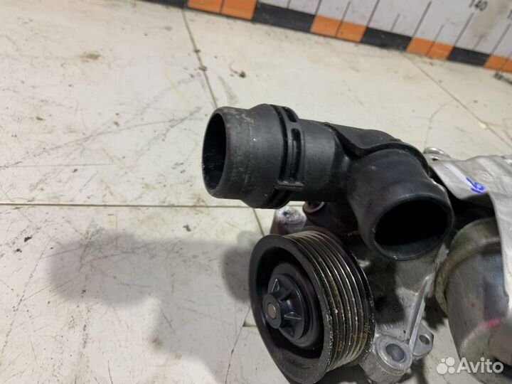 Помпа (насос водяной) Mercedes W213 E