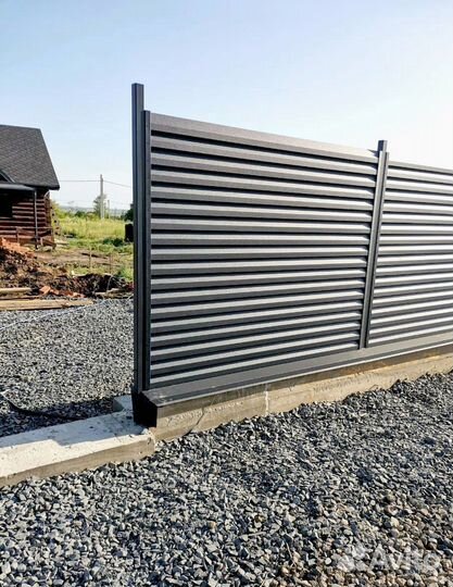 Забор из жалюзи ламелей