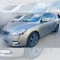 Kia Ceed 2.0 AT, 2010, 235 000 км, с пробегом, цена 900 000 руб.