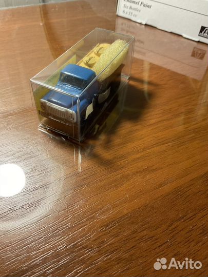 Модель автомобиля Газ 53 масштаб 1:87