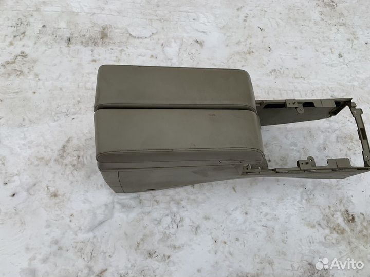 Infiniti fx 35 fx45 подлокотник бежевый