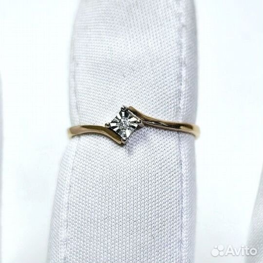 Золотое кольцо с камнем 16,5р