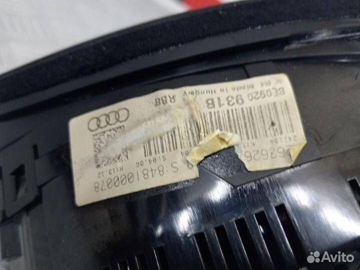 Панель приборов (щиток) Audi A4 B7 2004 8E0920931B