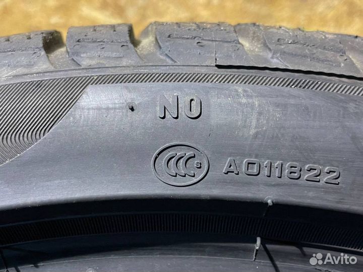 Pirelli Winter Sottozero 3 275/35 R21