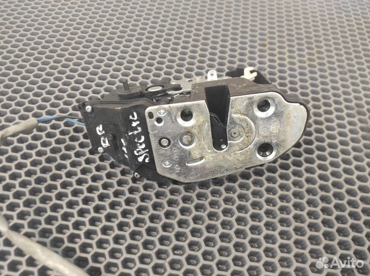 Замок двери зад прав Kia Spectra I