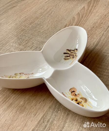 Отличный подарок. Новая менажница/блюдо. Фарфор