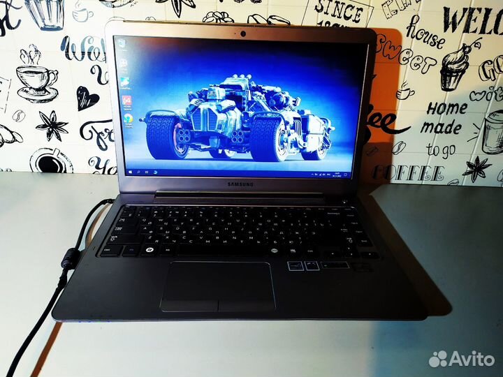 Samsung NP530U4C-i3-2 Gen \ 4 Озу \ 1 Gb видео