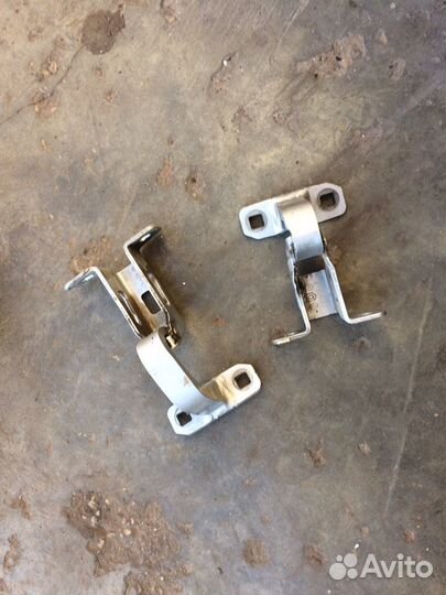 Петли задней двери LADA Largus