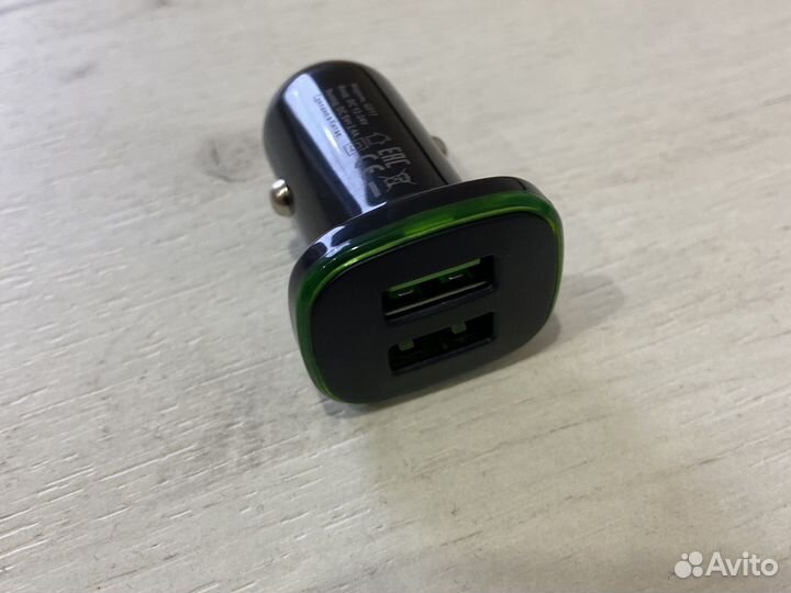 Зарядное устройство в прикуриватель USB