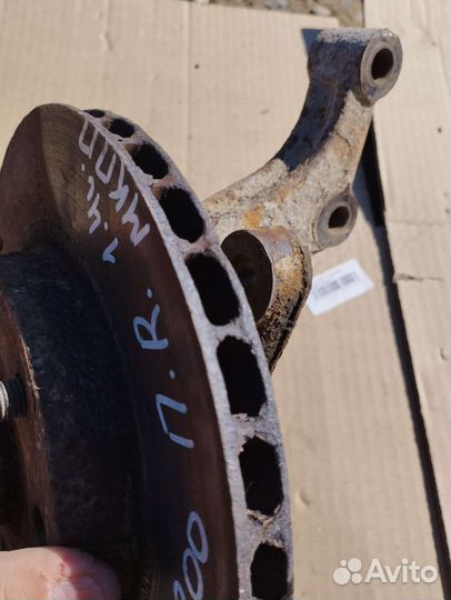 Поворотный кулак правый Chevrolet Aveo T200