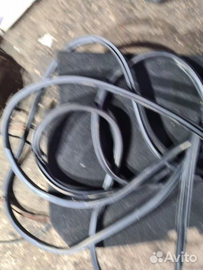 Уплотнительная резинка боковой двери Nissan Juke