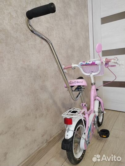 Детский велосипед с ручкой