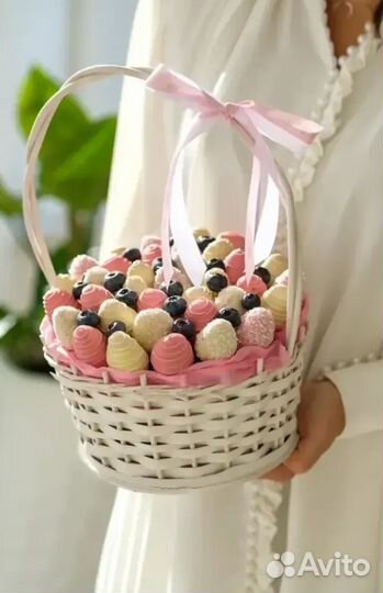 Корзины с клубникой в шоколаде