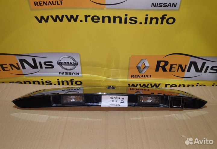 Накладка крышки багажника Nissan Terrano D10