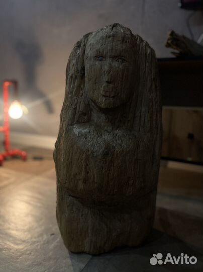 Статуя из дерева