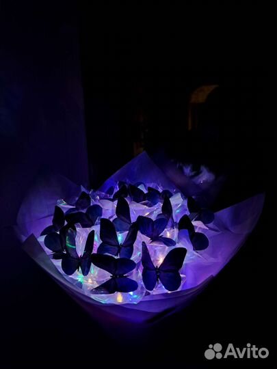 Букет из декоративных бабочек