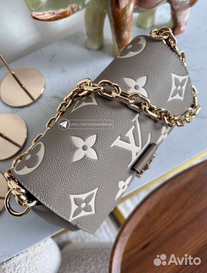 Louis vuitton клатч favorite