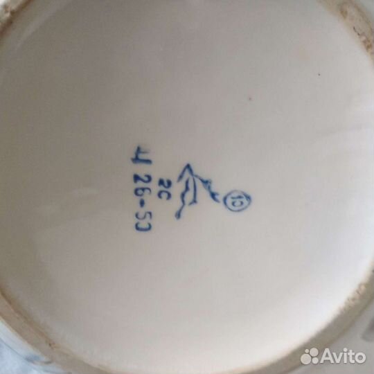 Бокалы, чайник, чашки, сервиз