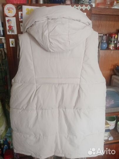 Безрукавка, тёплая. подойдёт даже на 48 - 50 р