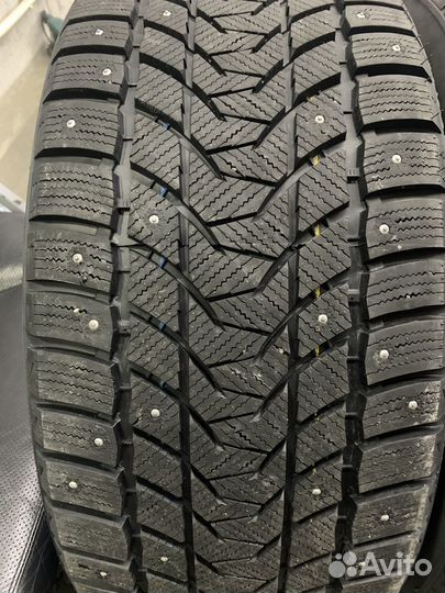 Tri Ace Snow White II 285/45 R21 109H