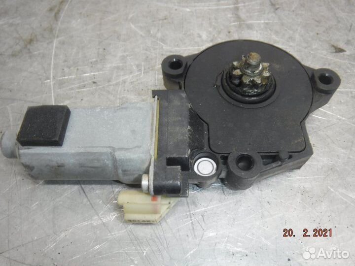 Мотор стеклоподъемника задний левый Kia Sportage 2