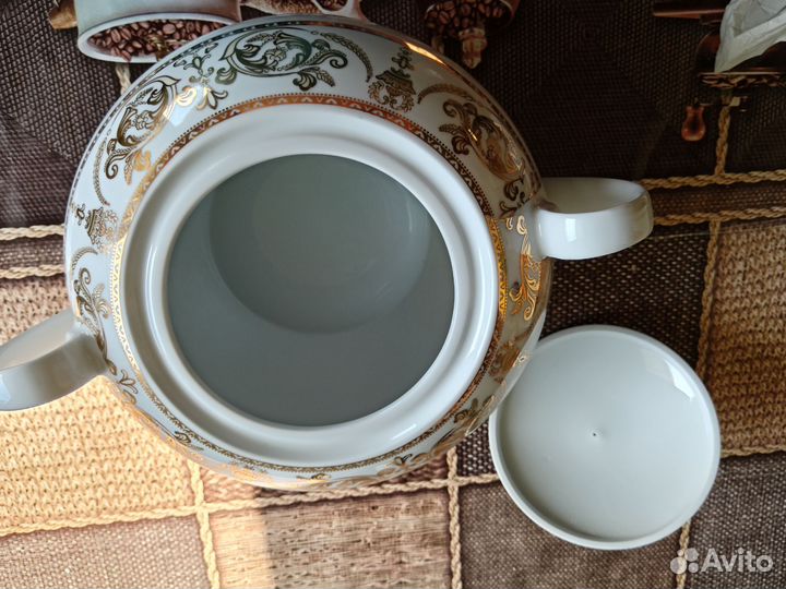 Супница фарфоровая